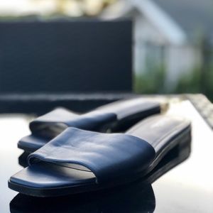 Brooks Brothers navy leather slide